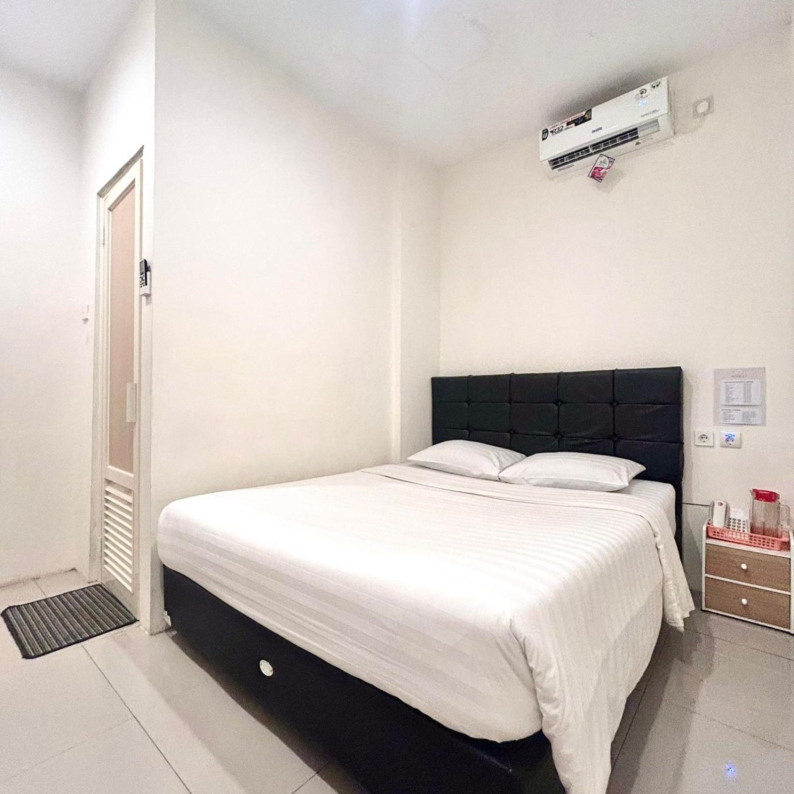 Priority Guest House Samarinda Extérieur photo